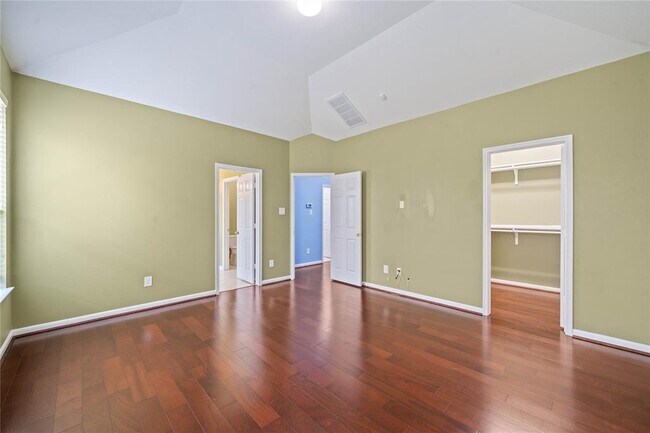 Building Photo - 16434 Sheffield Run Dr