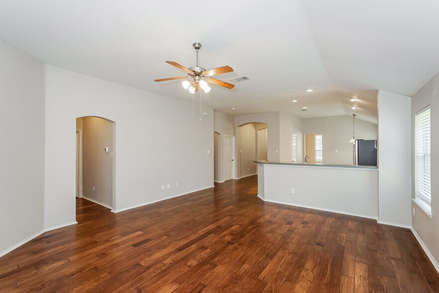 Building Photo - 7617 Rainbow Creek Dr