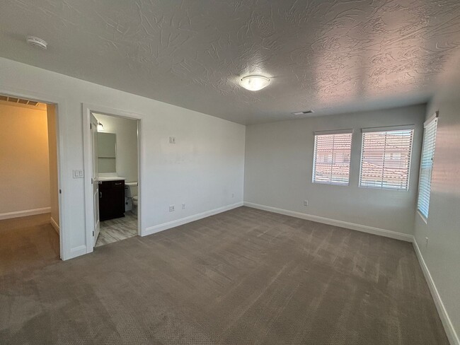 Building Photo - Private Comfort for All: 3-Bedroom All En-Suite Home