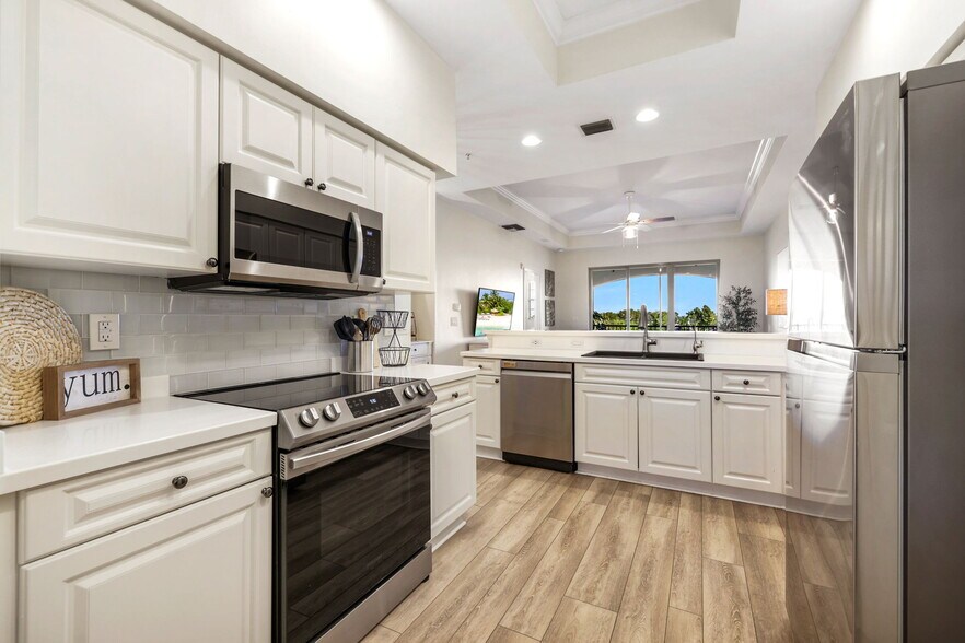 Building Photo - 1781 Four Mile Cove Pky