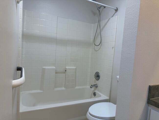 Building Photo - Spacious 4 bedroom home in Lake Mary
