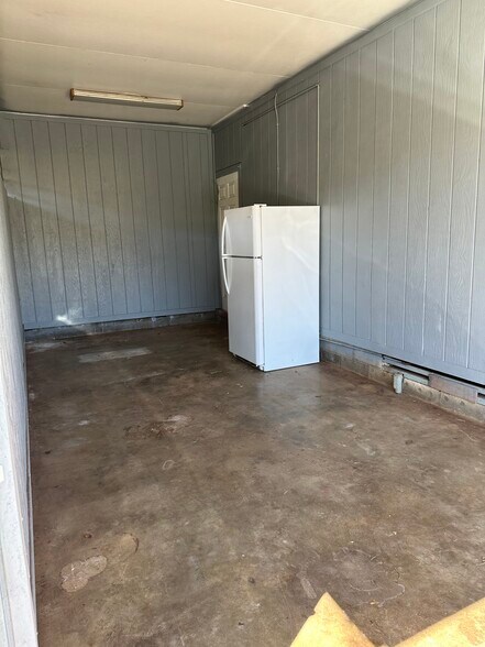 Building Photo - 233 Kanoa St