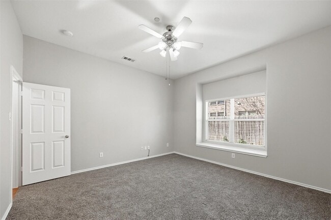 Building Photo - 9842 Wake Bridge Dr