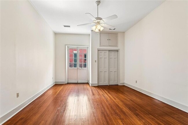 Building Photo - 629 Royal St