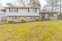 Building Photo - 4 Bedroom Rental in East Brainerd!