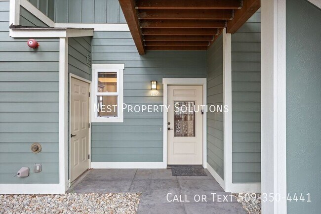 Building Photo - 6432 Melby Way NE