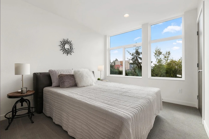 Building Photo - 1562 NW 60th St