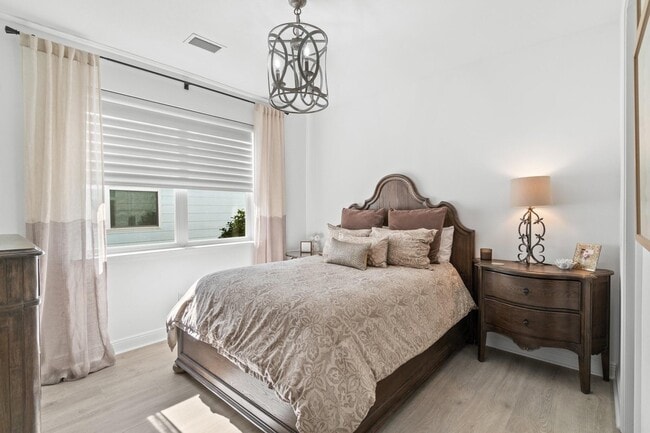 Building Photo - 8411 Coral Reef Wy