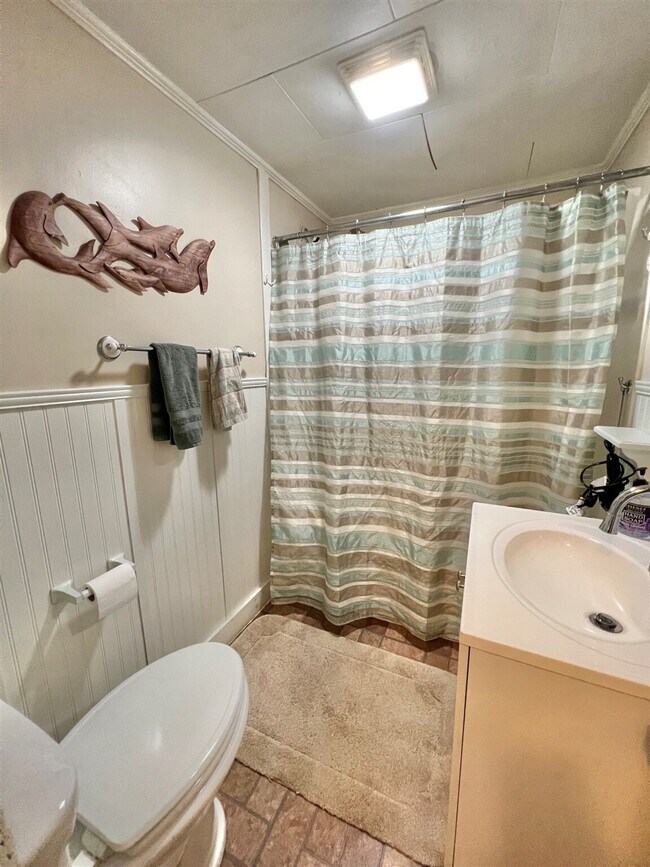 Building Photo - 42 Folly Rd