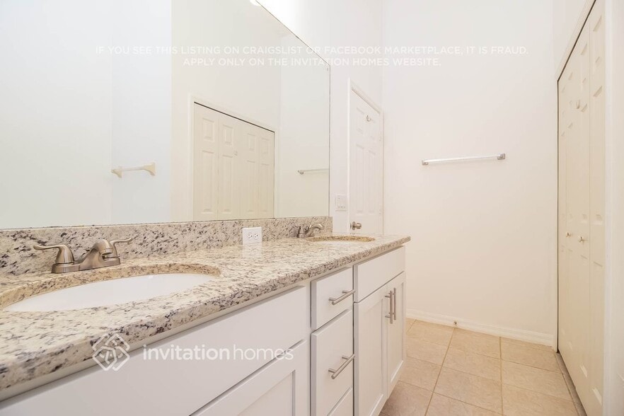 Building Photo - 4000 Shawn Cir