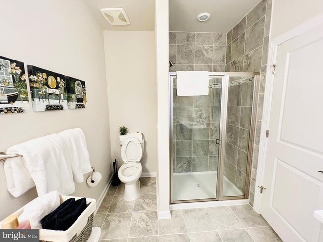 Building Photo - 45130 Kincora Dr