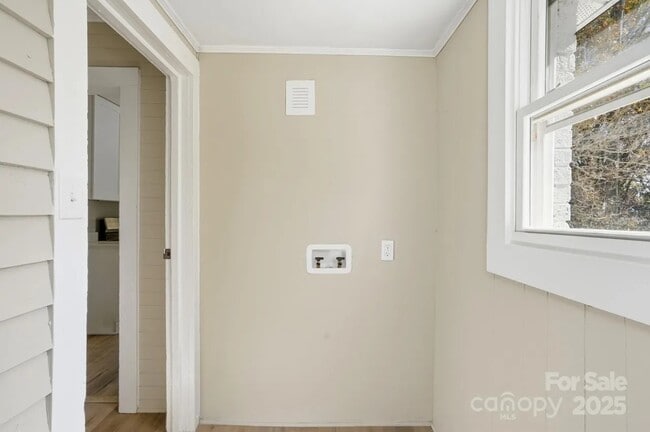 Building Photo - 9030 Reid St