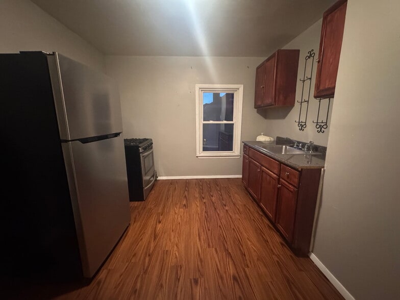 Building Photo - 117 Bloomfield Ave