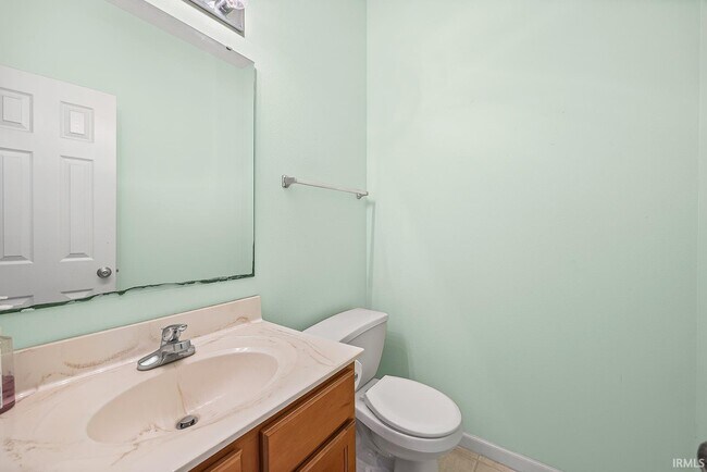Building Photo - 987 Marwyck St