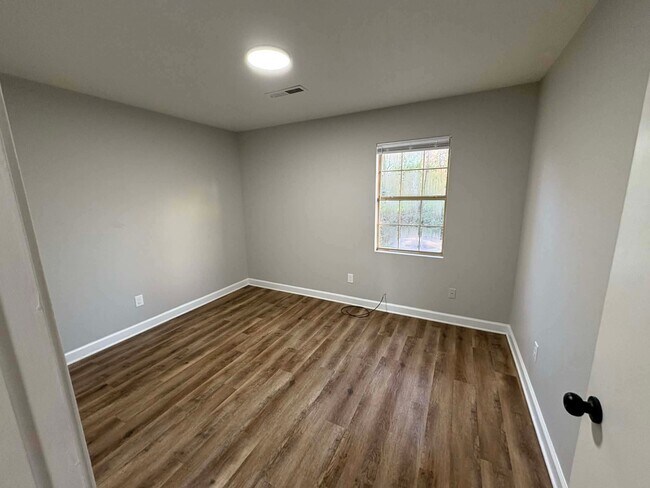 Building Photo - 940Norris St Brownsville St