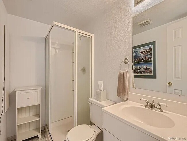 Building Photo - Beautiful 3 Bedroom 3.5 Bath Home in Highlands Ranch – Finished Basement & Great Location!