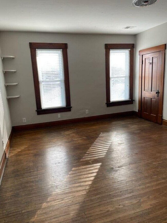 Building Photo - 436 Redbud Alley