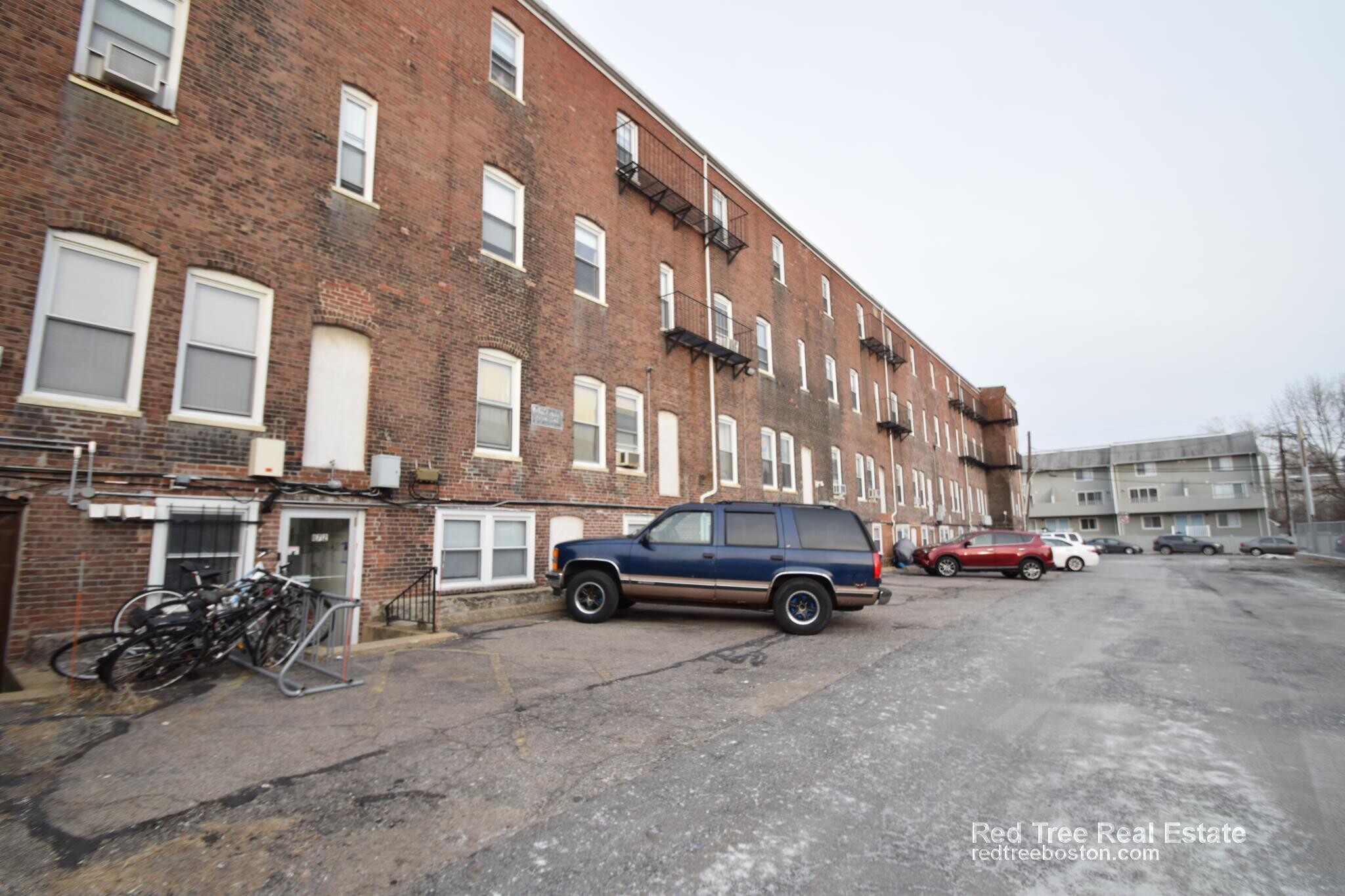 Building Photo - 164 North Beacon St