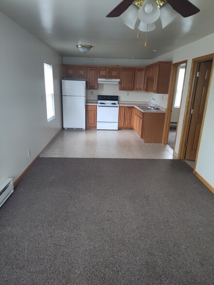 Building Photo - 605 Bremer St