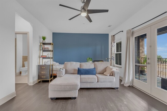 Building Photo - 4153 Shavano Dr