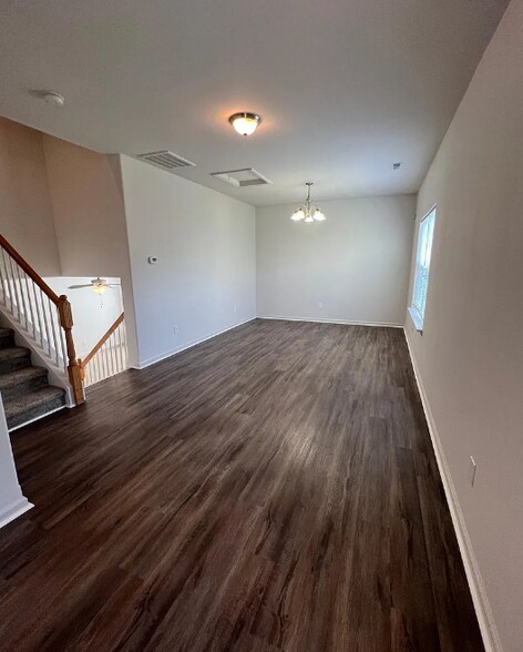 Building Photo - 2812 Burnt Mill Rd