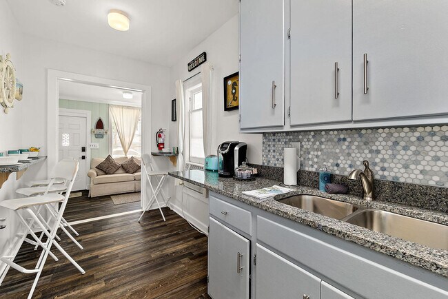 Building Photo - 6 Rohde Ave