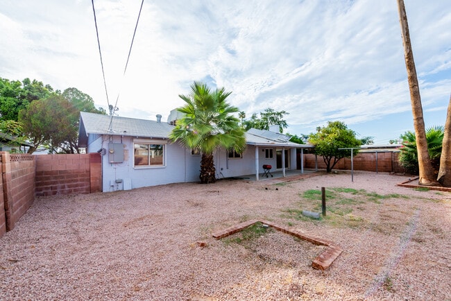 Building Photo - 2607 S Jentilly Ln