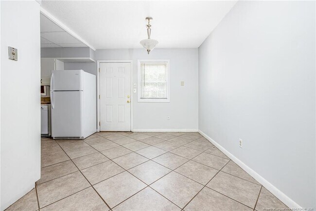 Building Photo - 2328 Barrington Cir
