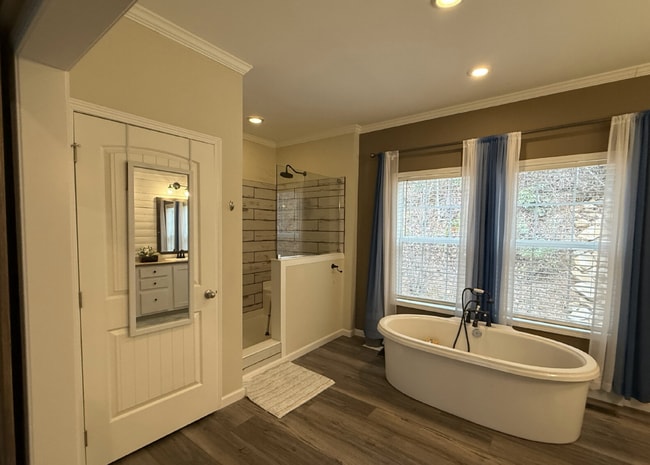 Building Photo - 123 Pete Mann Rd