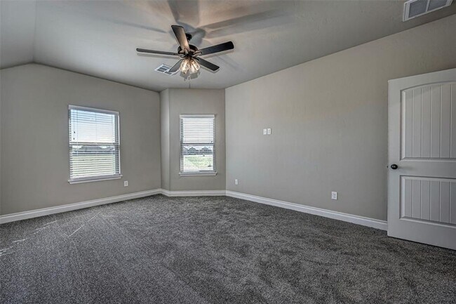 Building Photo - Beautiful 4 bedroom in Yukon