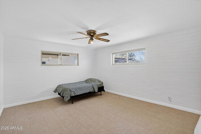 Building Photo - 1113 N Coolidge Ave