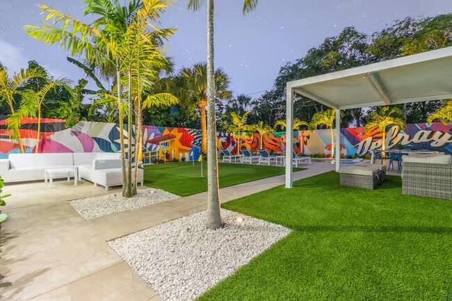 Building Photo - 322 NW 4th Ave