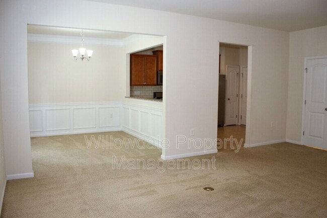 Building Photo - 421 Chanson Dr