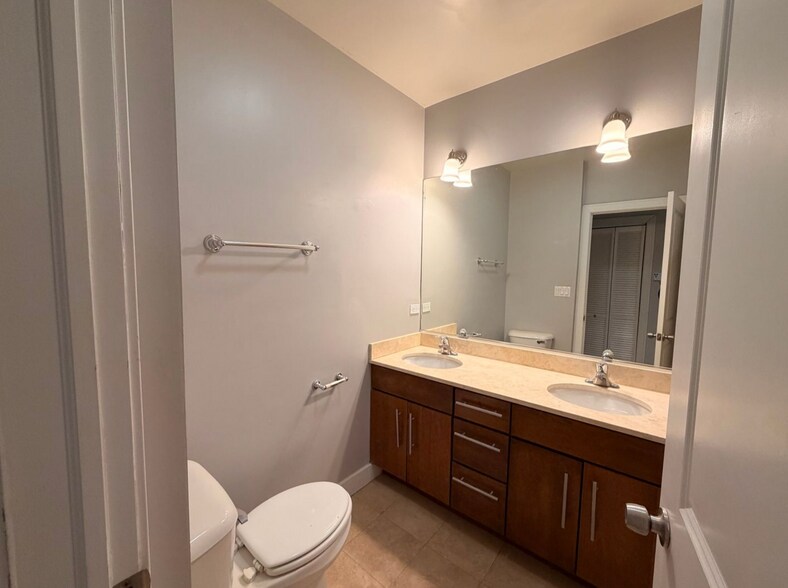 Building Photo - 4228 N Whipple St