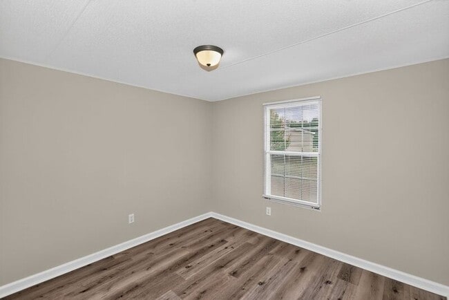 Building Photo - 9009 Dorchester Ln