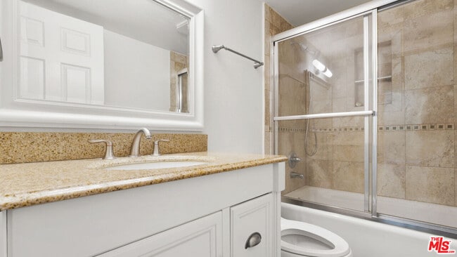 Building Photo - 420 Riverdale Dr