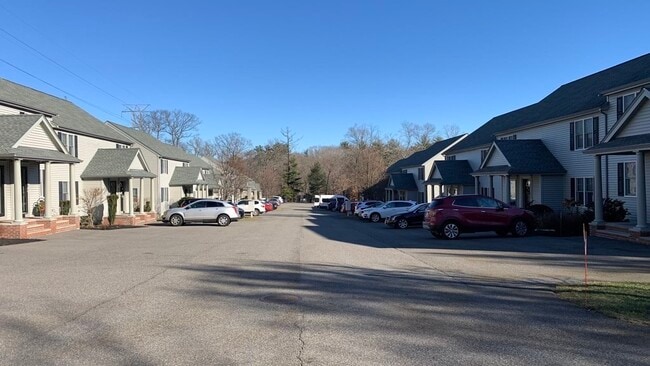 Building Photo - 500 Justin Dr