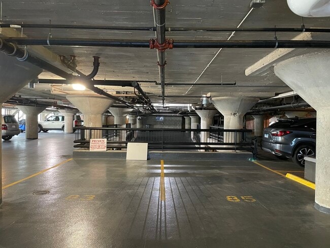 Building Photo - 320 E 21st St