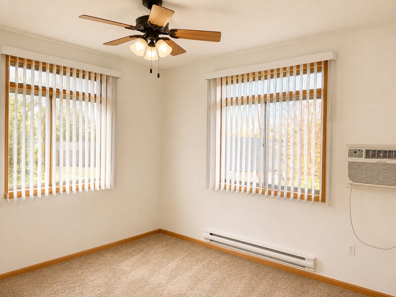 Building Photo - 3634 Calvert Rd