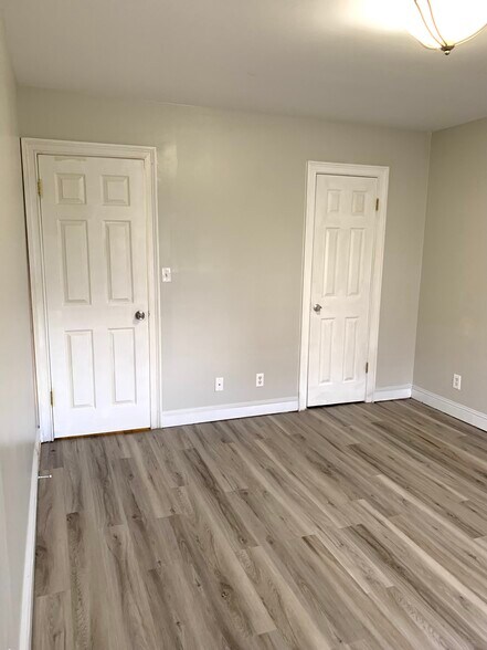 Building Photo - 3668 Kingsboro Rd NE