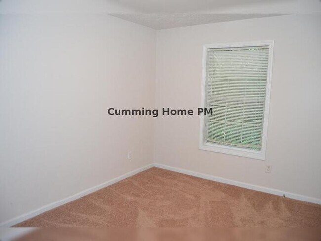 Building Photo - 2/2 PRIVATE Ranch Home AVAILABLE NOW!