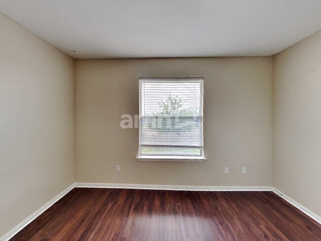 Building Photo - 201 Mammoth Springs Ln