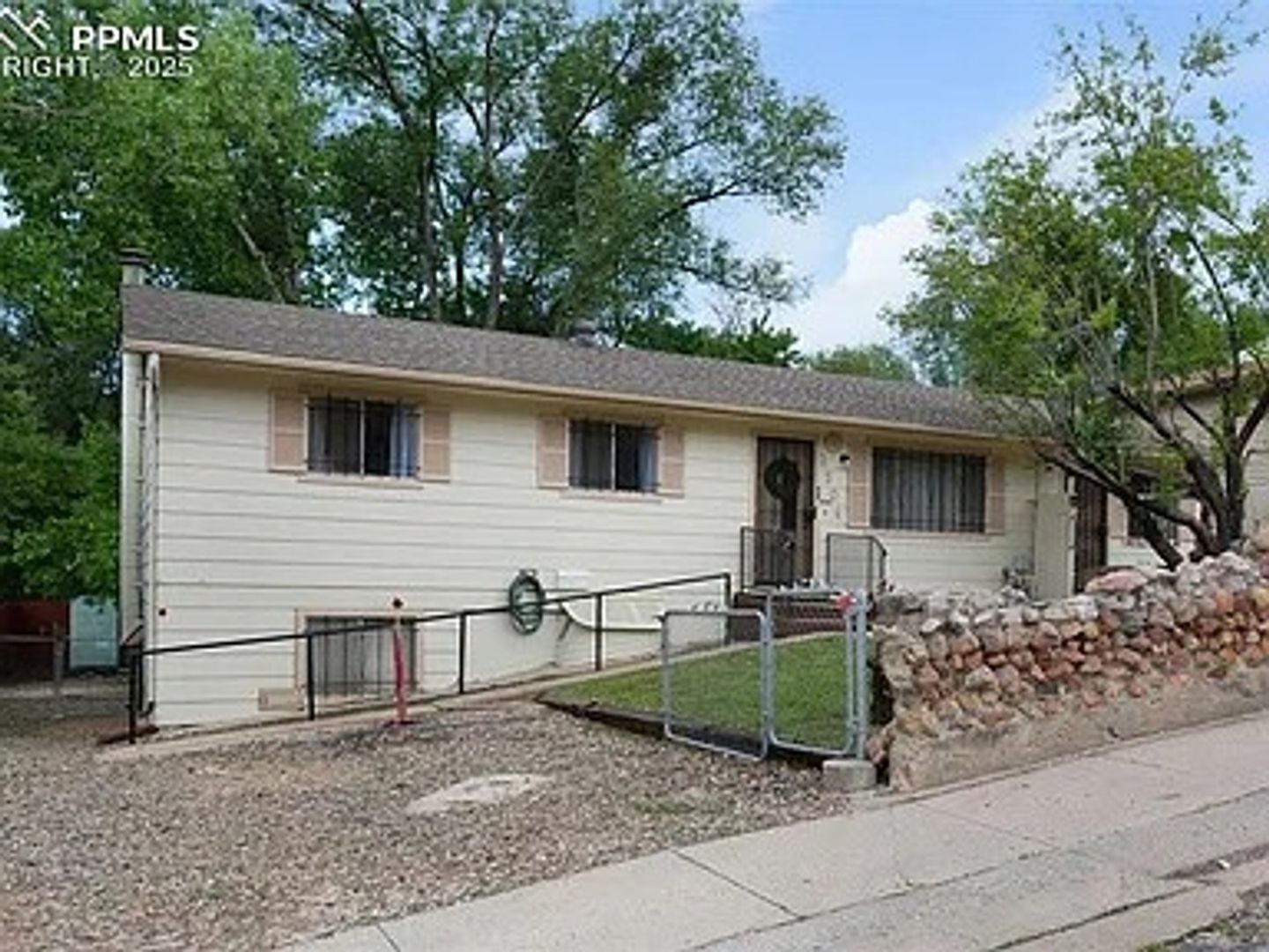 Building Photo - 2509 Royalty Ct