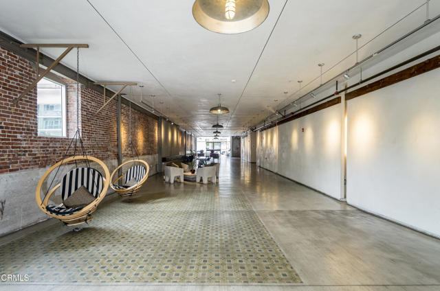 Building Photo - 510 S Hewitt St