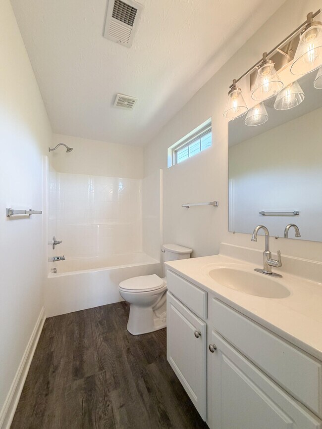 Building Photo - 1240 Orchard Dr