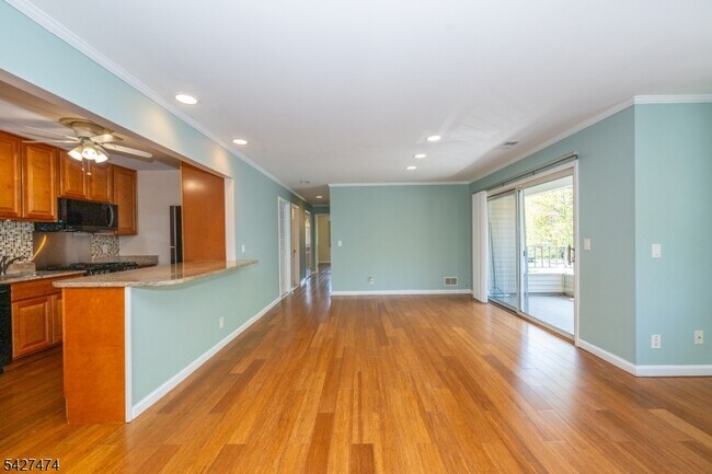 Building Photo - 50 W Lindsley Rd