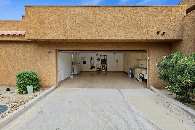 Building Photo - 73417 Foxtail Ln