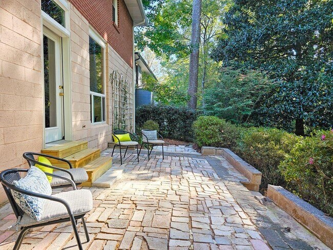 Building Photo - 1125 Willivee Dr