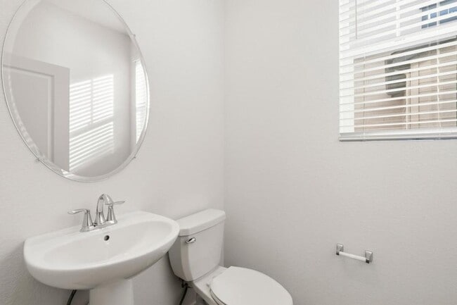 Building Photo - 4322 Fellows Dr