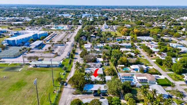 Building Photo - 325 De Carie St